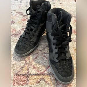 Black High Top Wedge Nike 10.5